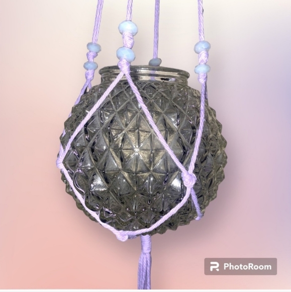 Hand Crafted Macrame Hanging plant hanger With vintage pot - Picture 6 of 7